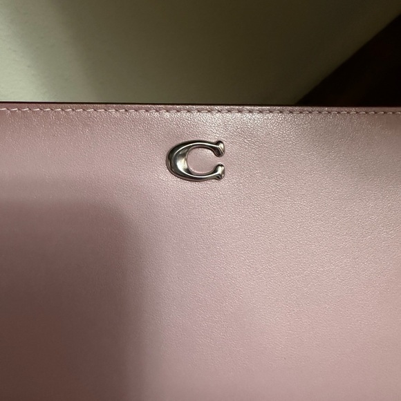 Coach Wallet - Picture 10 of 10